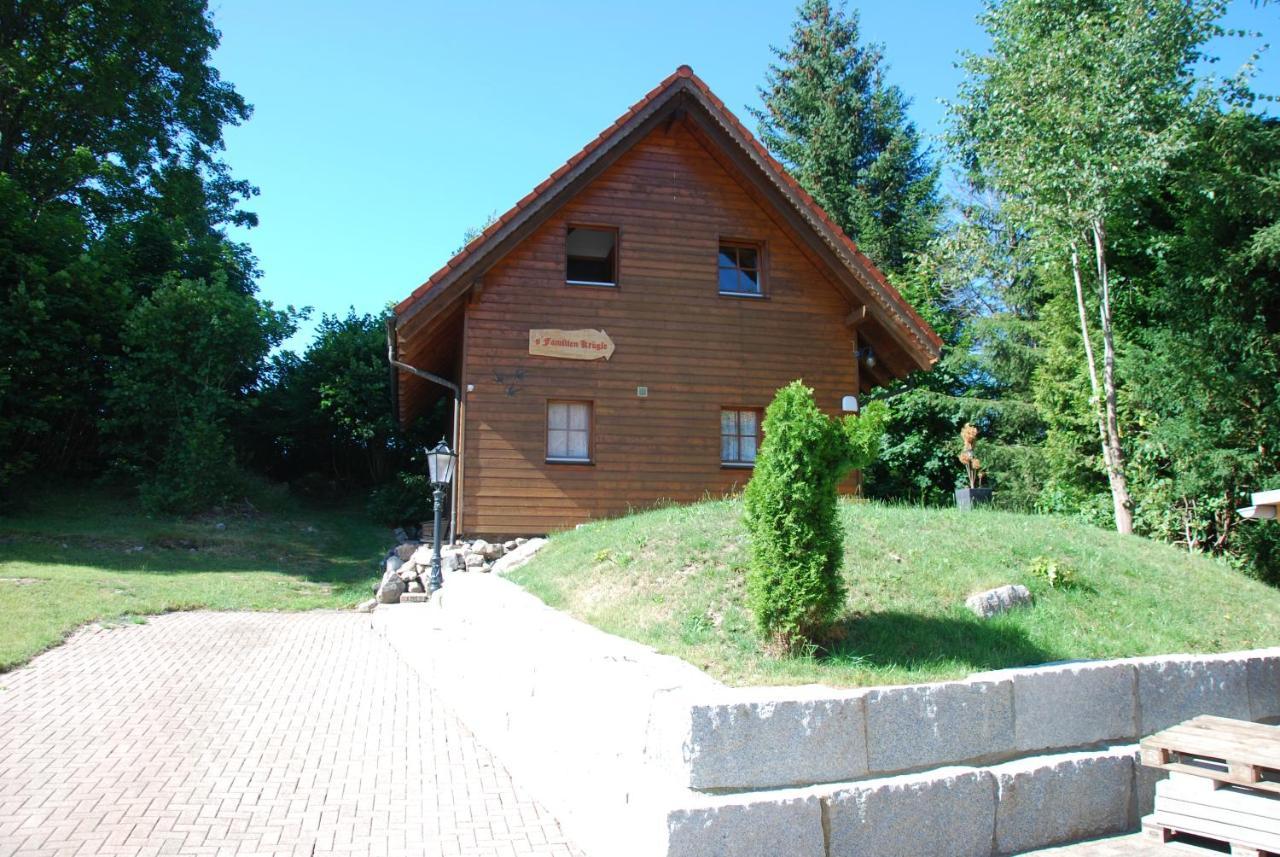 Landgasthof Zum Dorfkrug Hotel Häusern Kültér fotó