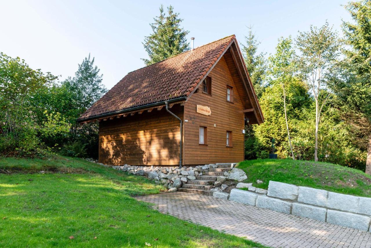 Landgasthof Zum Dorfkrug Hotel Häusern Kültér fotó