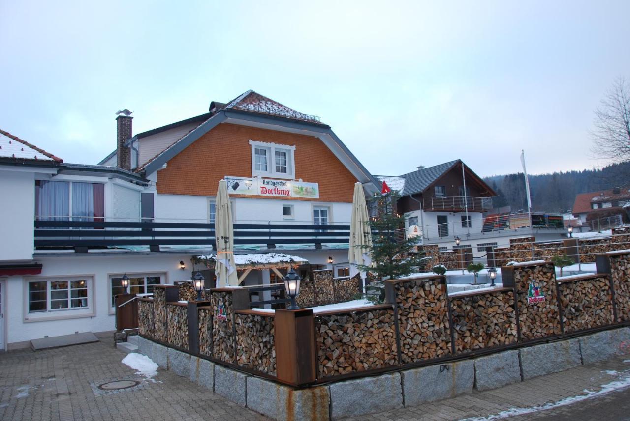 Landgasthof Zum Dorfkrug Hotel Häusern Kültér fotó