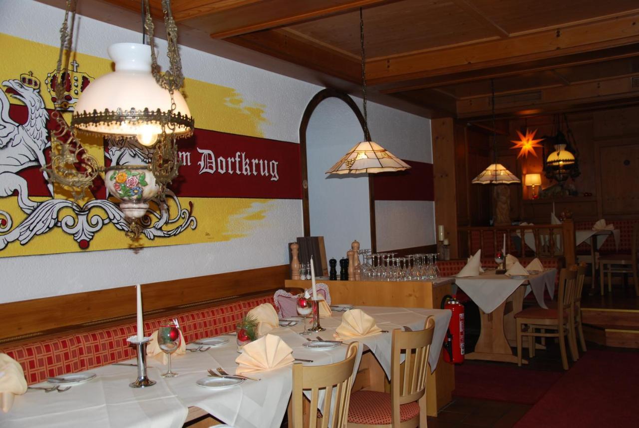 Landgasthof Zum Dorfkrug Hotel Häusern Kültér fotó