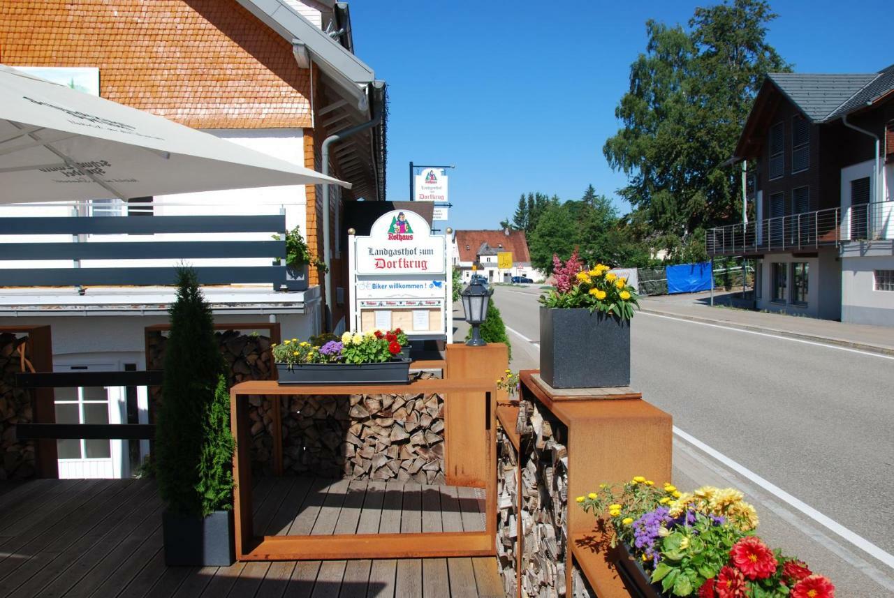 Landgasthof Zum Dorfkrug Hotel Häusern Kültér fotó