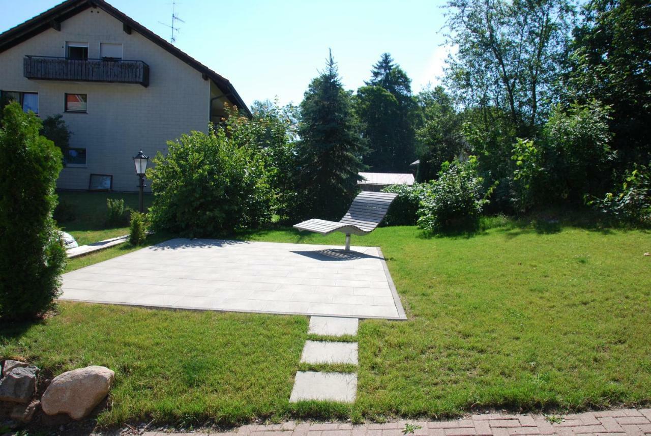 Landgasthof Zum Dorfkrug Hotel Häusern Kültér fotó