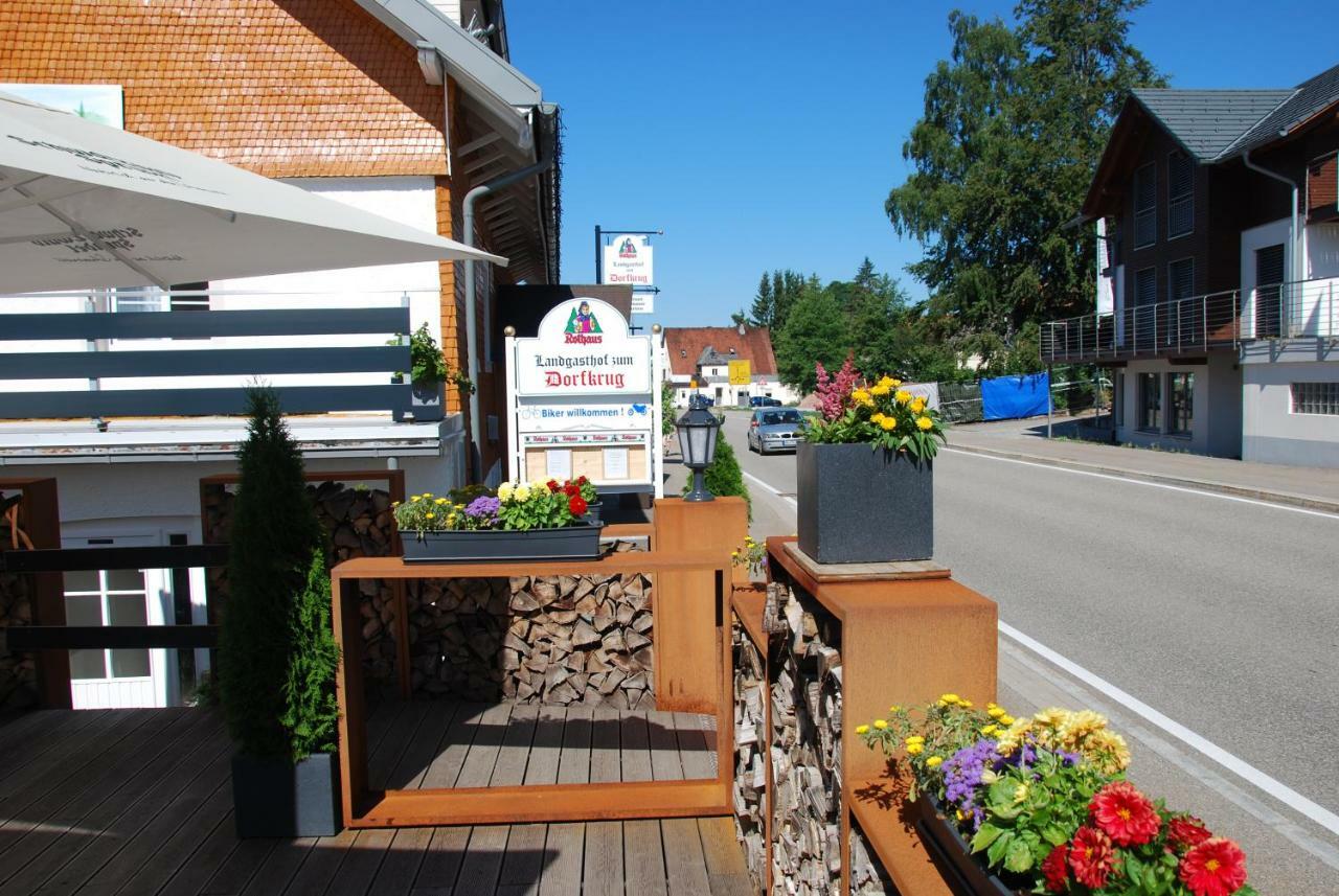 Landgasthof Zum Dorfkrug Hotel Häusern Kültér fotó